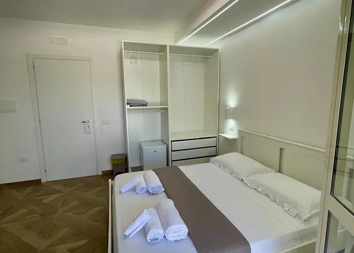 24 Bed and Breakfast Martinsicuro