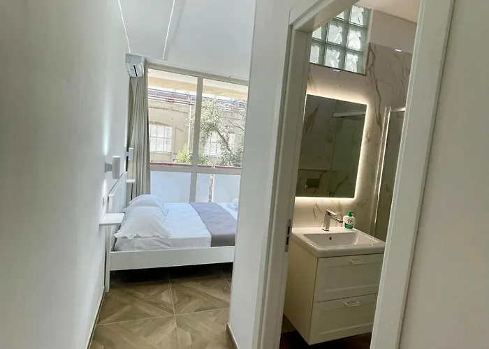 24 Bed and Breakfast